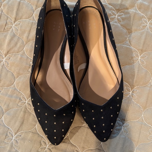 Black and gold flats - Picture 3 of 4